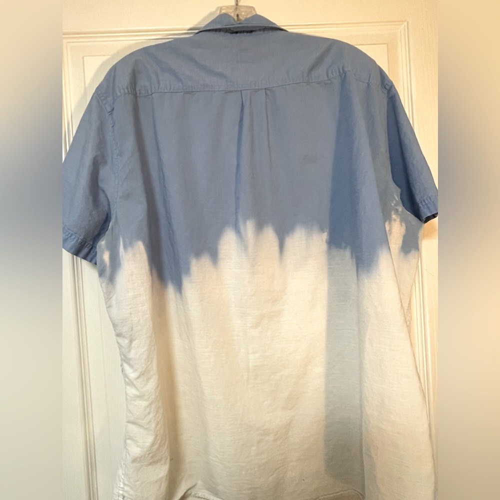 H & M Blue Short Sleeve Button Up Blue & White Tie Dye Shirt Size XL - Picture 4 of 6